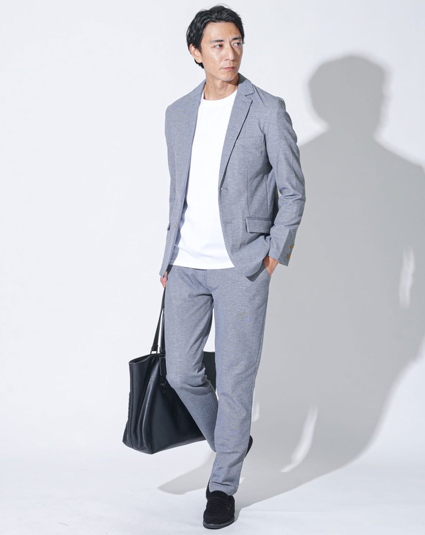 セットアップ ポケットチーフ付き長袖ストレッチカットテーラードジャケット×テーパードパンツ