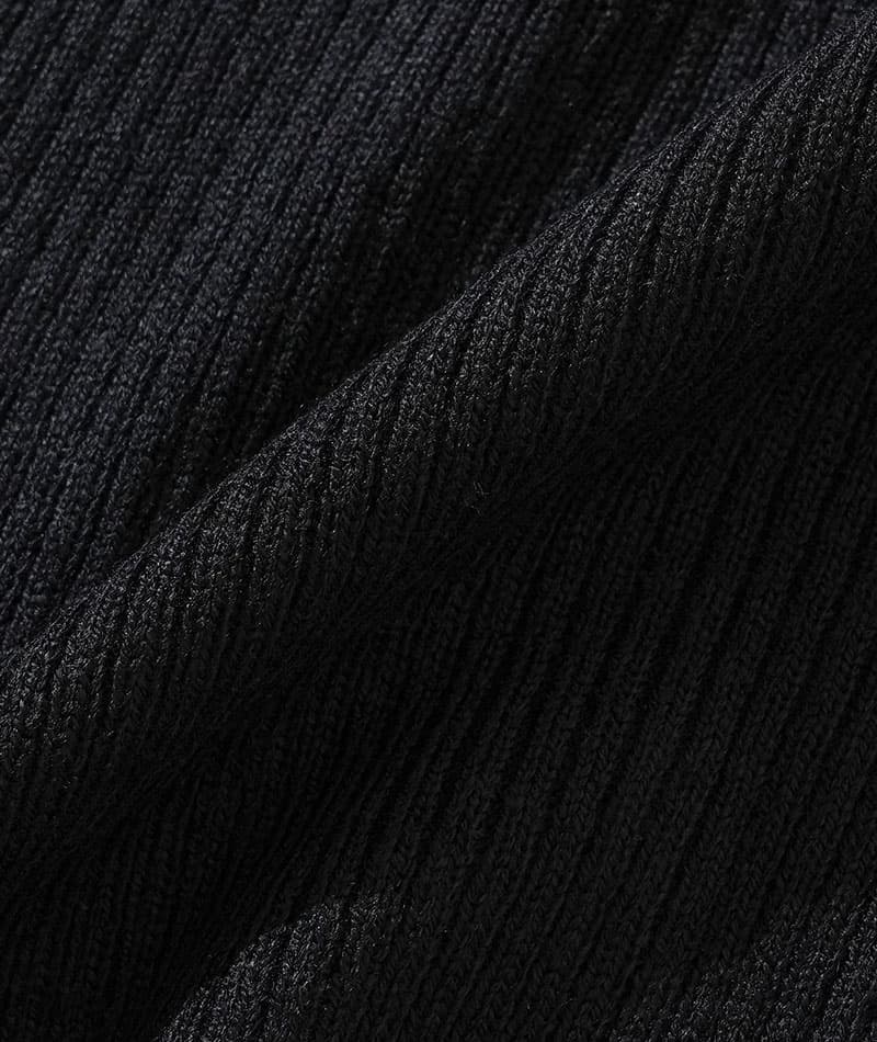 リブ編みハイネックニット