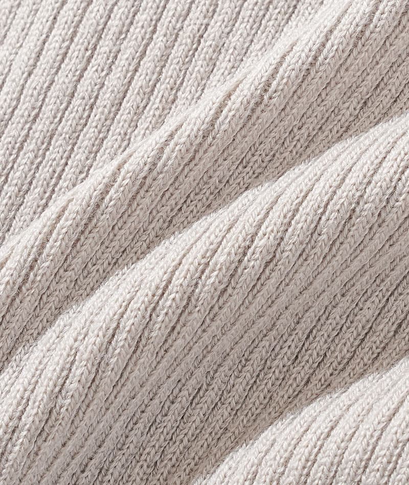 リブ編みハイネックニット