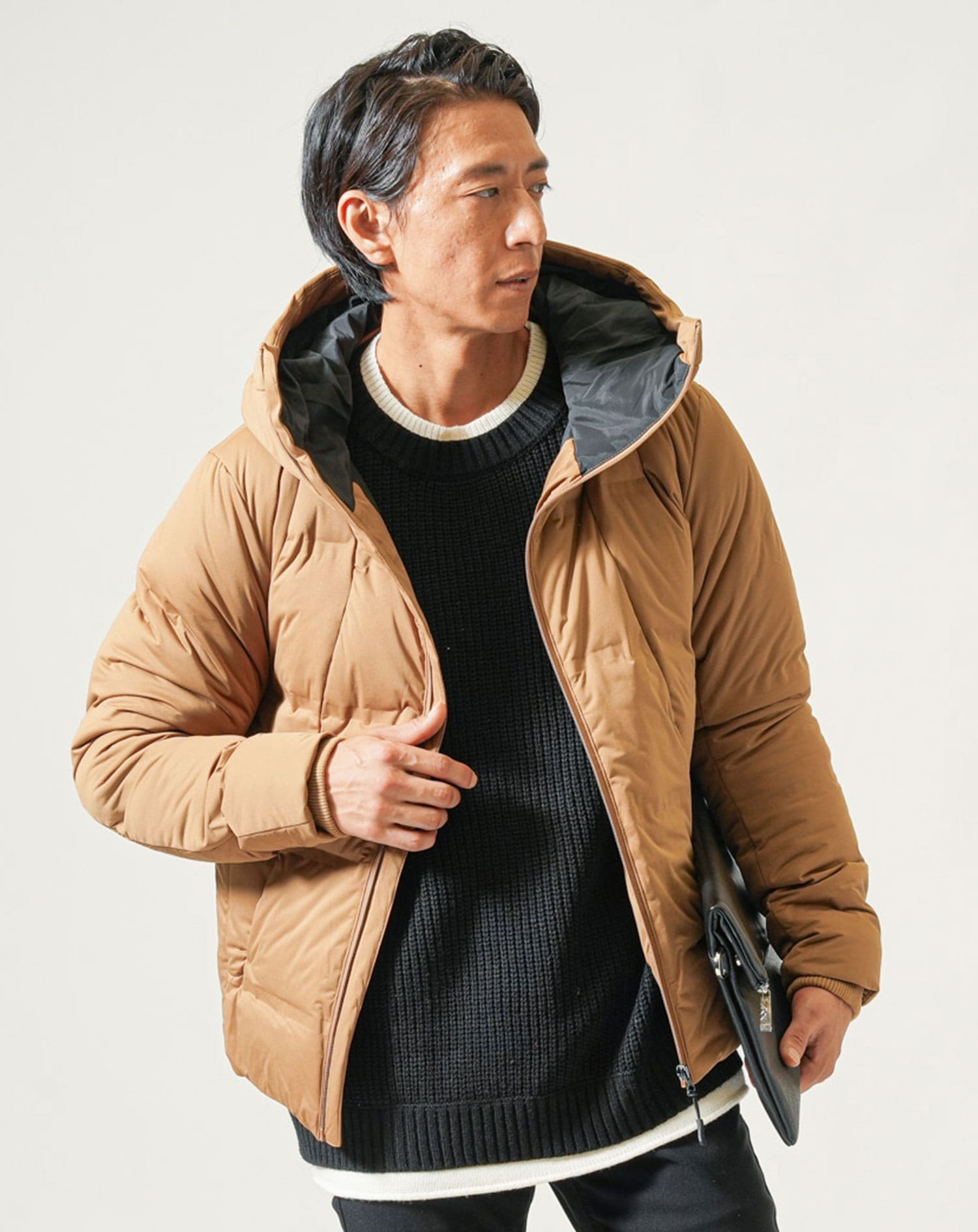 黒パンツに合う暖かい冬アウター