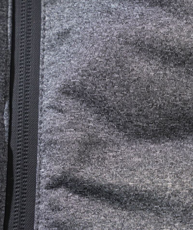 黒パンツに合う暖かい冬アウター