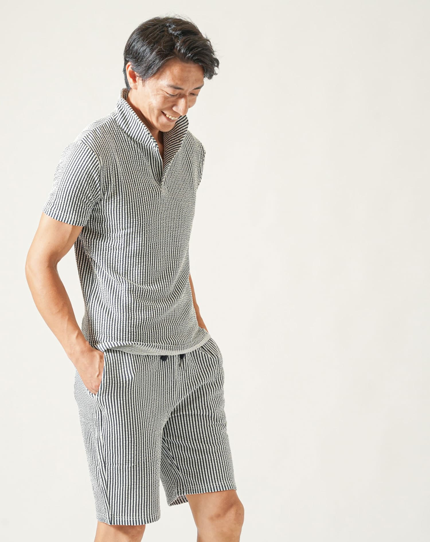 夏服セットアップ フクレストライプ襟ワイヤー入りスキッパー半袖ポロシャツ×ハーフパンツ