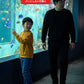 水族館40代50代の服装3点メンズコーデセット  ネイビースタンドカラージャケット×白VネックTシャツ×グレーストレッチスキニーカラーチノパンツ