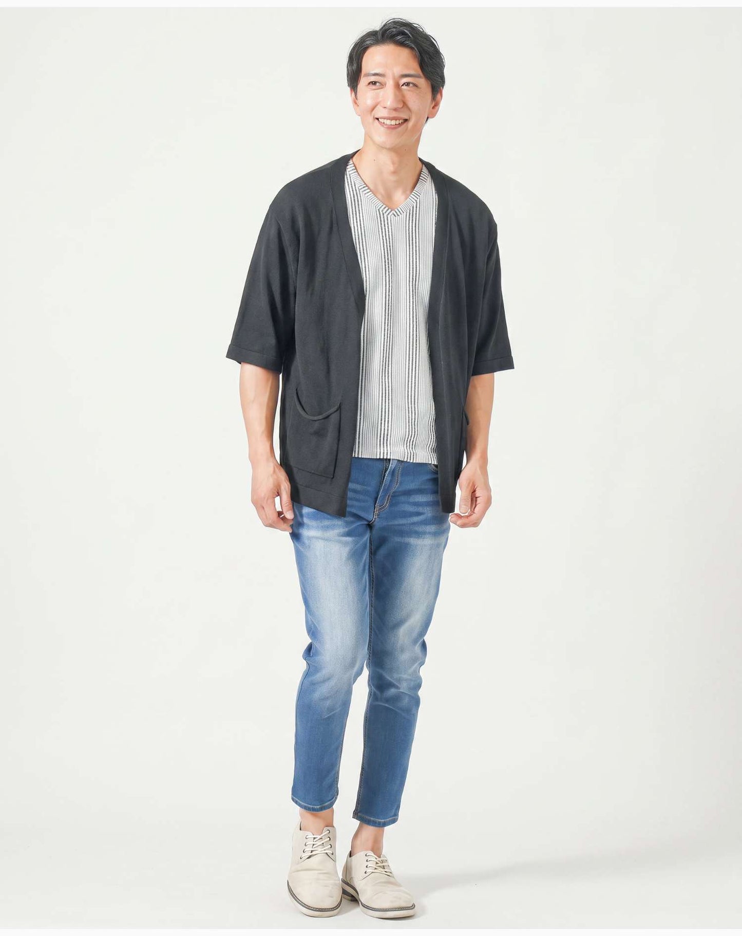 バーベキュー（BBQ）40代50代春～秋の服装3点メンズコーデセット 黒5分袖カーディガン×ストライプ半袖Tシャツ×アンクルデニムパンツ