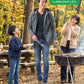 バーベキュー（BBQ）40代50代の服装3点メンズコーデセット チャコールグレーフーディガン×黒VネックTシャツ×ネイビーデニムパンツ
