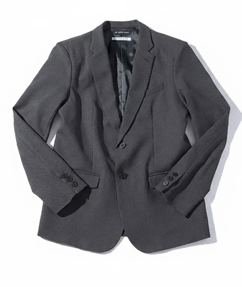 40代メンズ3点コーデセット グレーテーラードジャケット×黒長袖Tシャツ×ベージュストレッチスリムチノパンツ biz