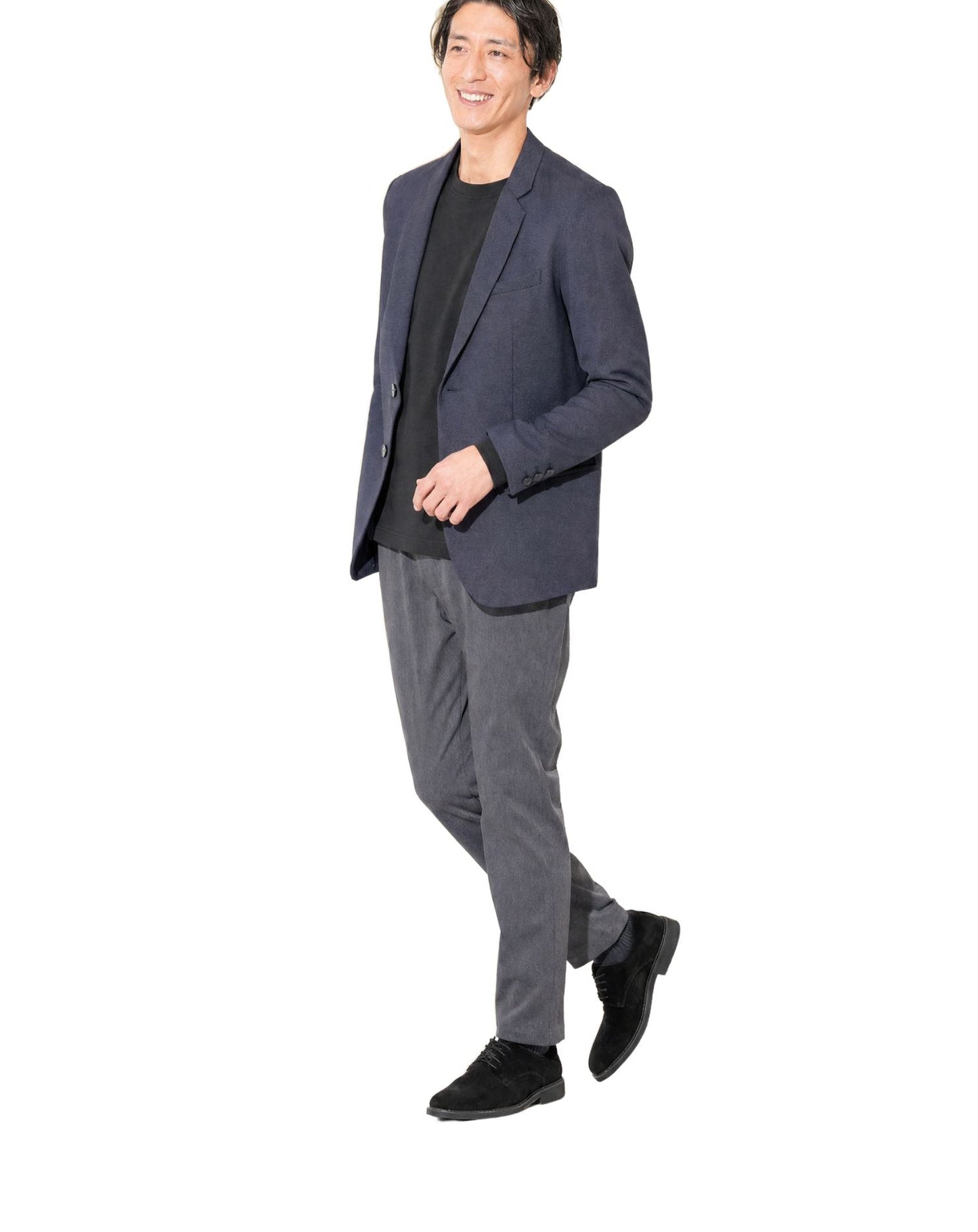 40代男性ホテル同窓会向けスマートカジュアル3点コーデセット ネイビージャケット×黒長袖Tシャツ×グレースラックス