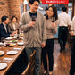 冬の同窓会40代50代の服装3点メンズコーデセット  ネイビーテーラードジャケット×黒タートルネックニット×グレースキニーカラーチノパンツ