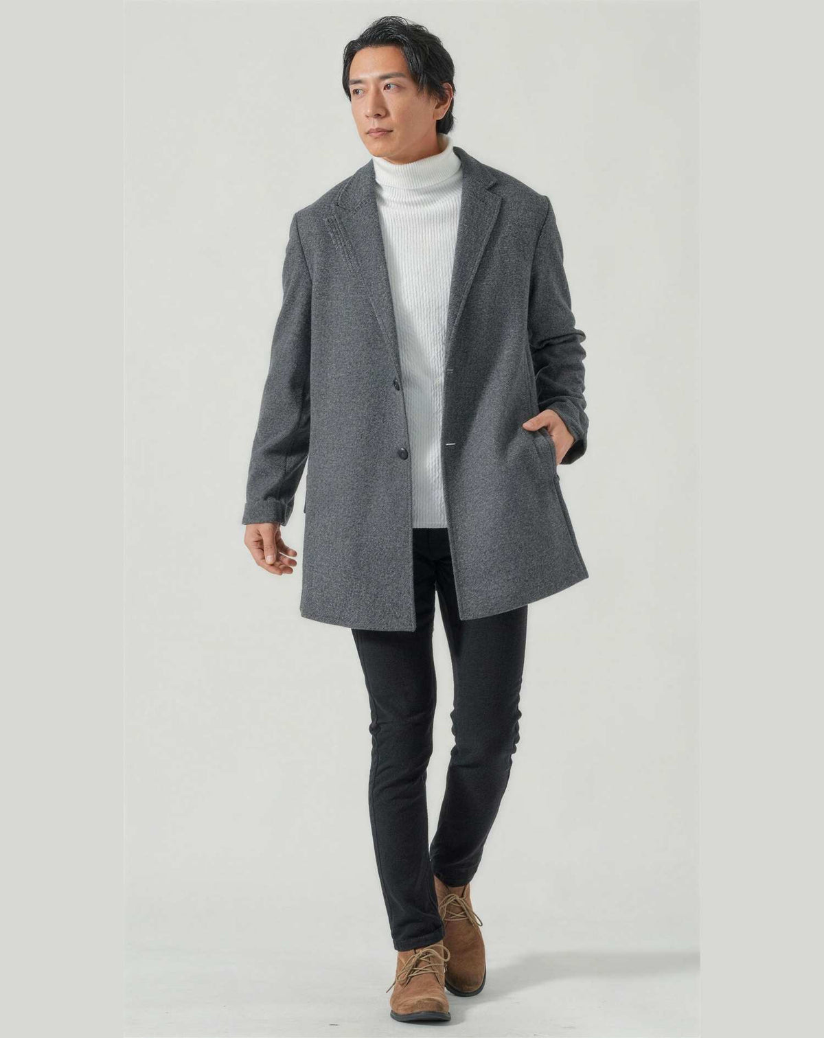 冬の同窓会40代50代の服装3点メンズコーデセット  グレーロングチェスターコート×白タートルネックニット×黒スキニーチノパンツ