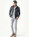 マッチングアプリ婚活初対面デート服装3点コーデセット　黒イタリアンスタンドカラージャケット×白VネックTシャツ×グレースキニーテーパードチノパンツ