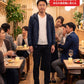 飲み会40代50代の服装3点メンズコーデセット  グレーテーラードジャケット×白VネックTシャツ×黒テーパードパンツ