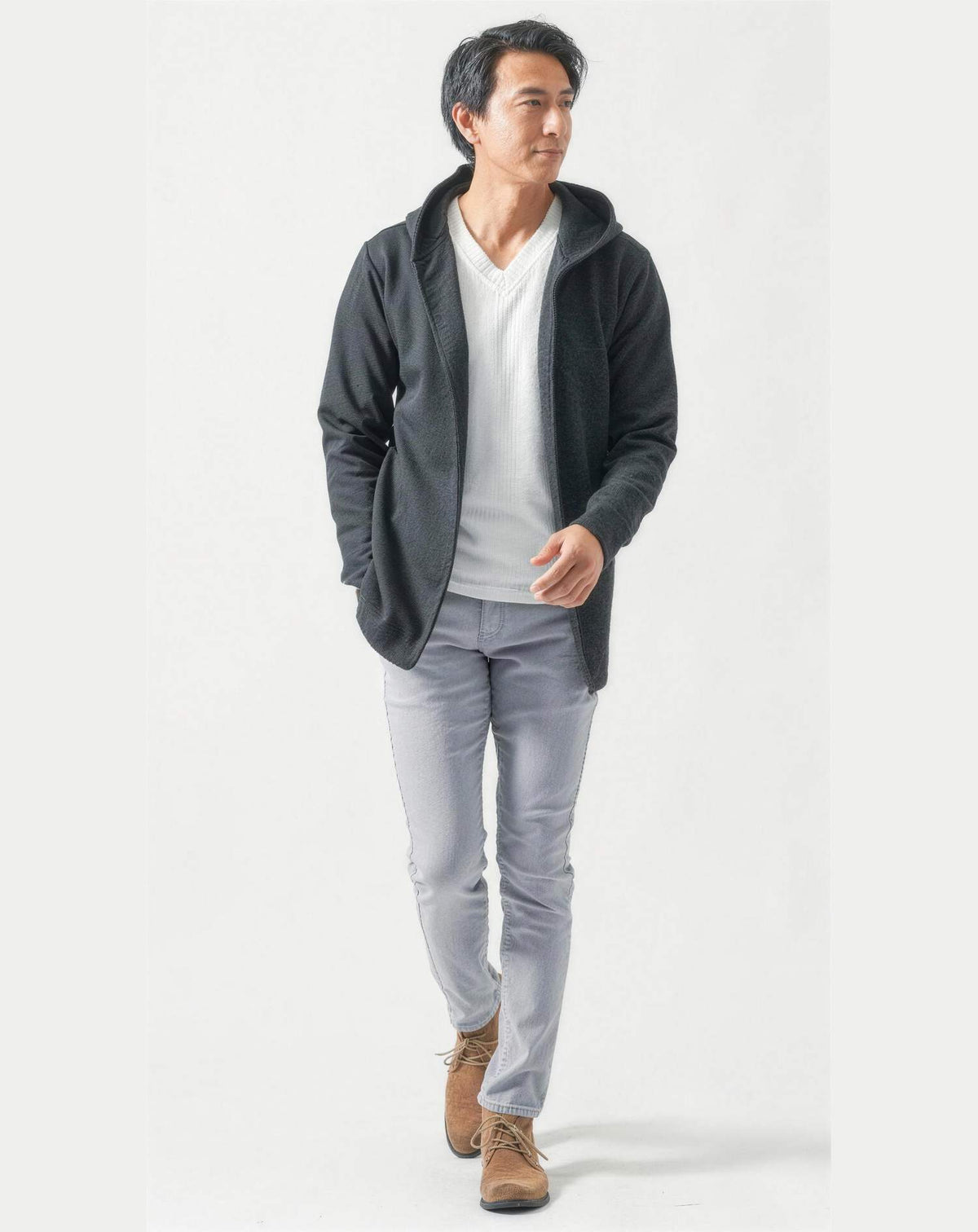 飲み会40代50代の服装3点メンズコーデセット  黒ロングフーディガン×白VネックTシャツ×グレースキニーテーパードパンツ