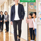 子供の授業参観・発表会の服装の服装40代50代3点メンズコーデセット  ネイビーテーラードジャケット×白Tシャツ×黒スリムパンツ