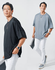 がっちり体型の方におすすめカフェデート服メンズ3点コーデセットオーバーサイズ半袖ブルーTシャツ×黒半袖Tシャツ×白スリムチノパンツ