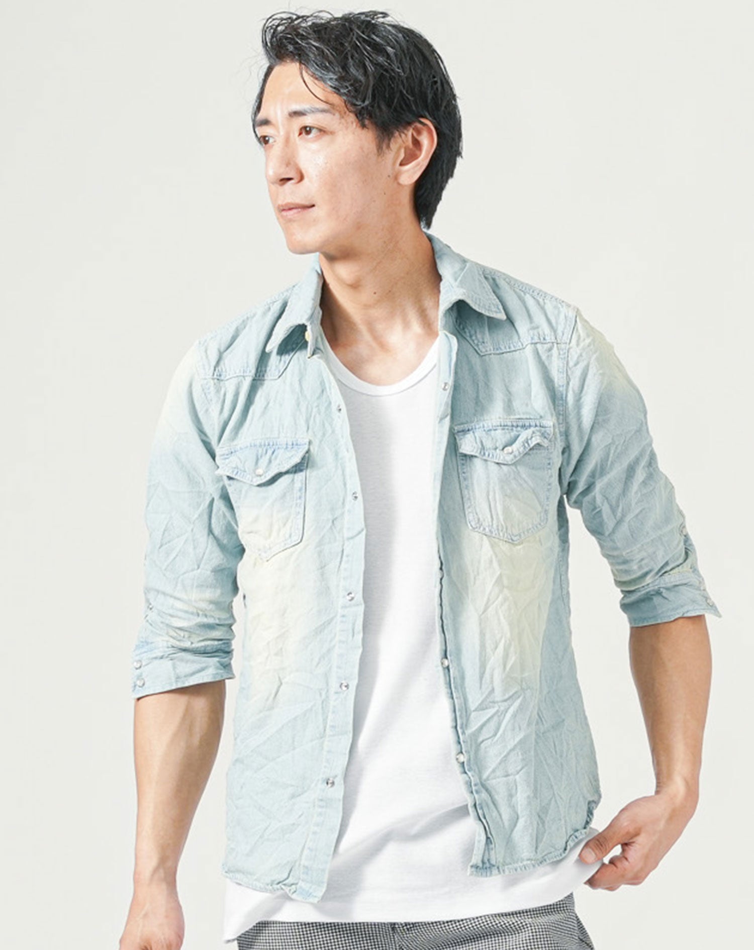 メンズ夏服トップス3点コーデセット　サックスブルー7分袖デニムシャツ×白タンクトップ×黒タンクトップ