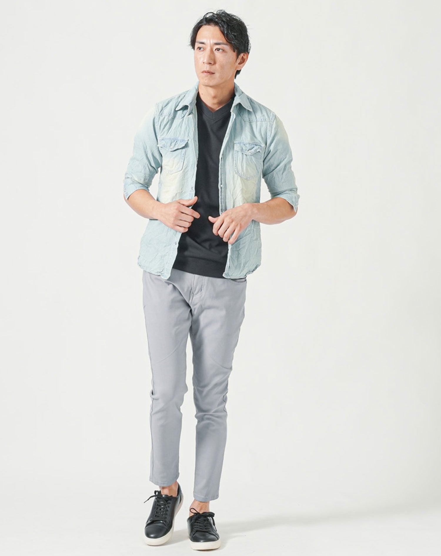 メンズ夏服トップス3点コーデセット　サックスブルー7分袖デニムシャツ×白半袖Tシャツ×黒半袖Tシャツ