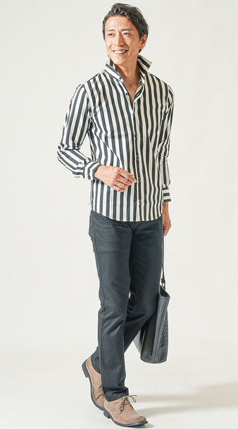 ストライプシャツのメンズコーデ