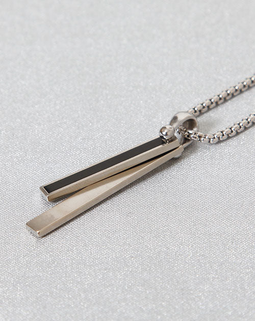50代メンズにおすすめネックレスその8・シンプルデザイン２連プレートネックレス