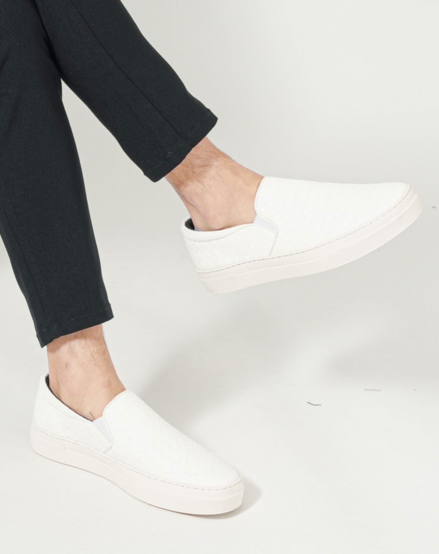 PUレザーイントレチャート編みスリッポンスニーカー