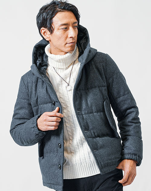 スリムかつ極暖のグレーダウンジャケット