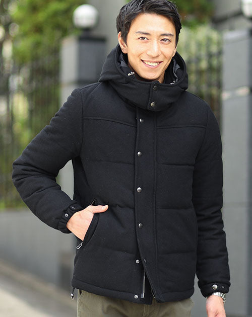 メンズにおすすめのスリムなブラックのウールダウンジャケット