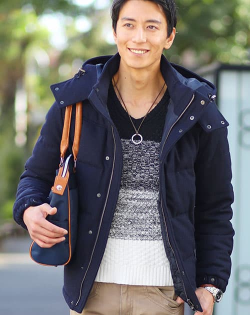 メルトン素材ボリュームネックフードデザインダウンジャケット