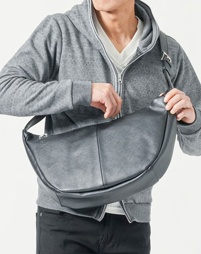 本革レザー三日月型ショルダーバッグ