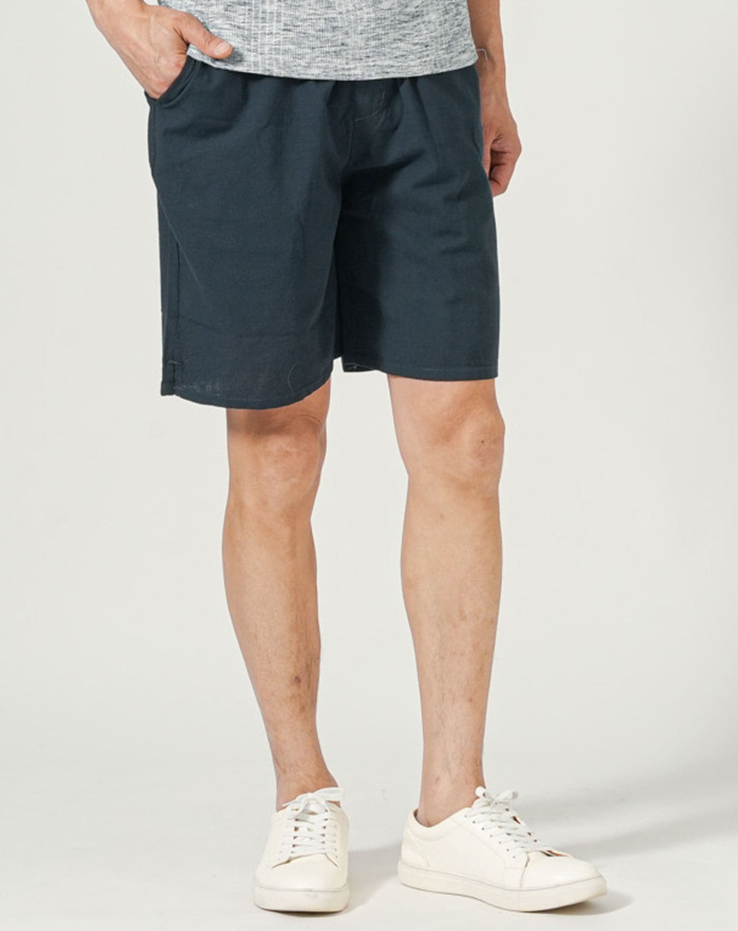 ネイビー　H183cmW63kg 着用サイズ:Ｌ