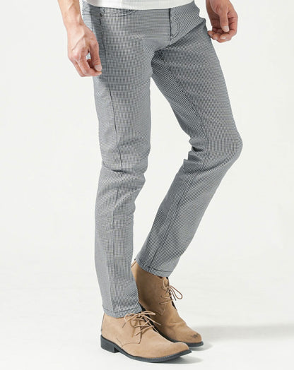 動きやすいストレッチ素材スキニーカラーチノパンツ・デニムパンツ