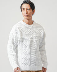 オーバーサイズアラン編み長袖クルーネックニット