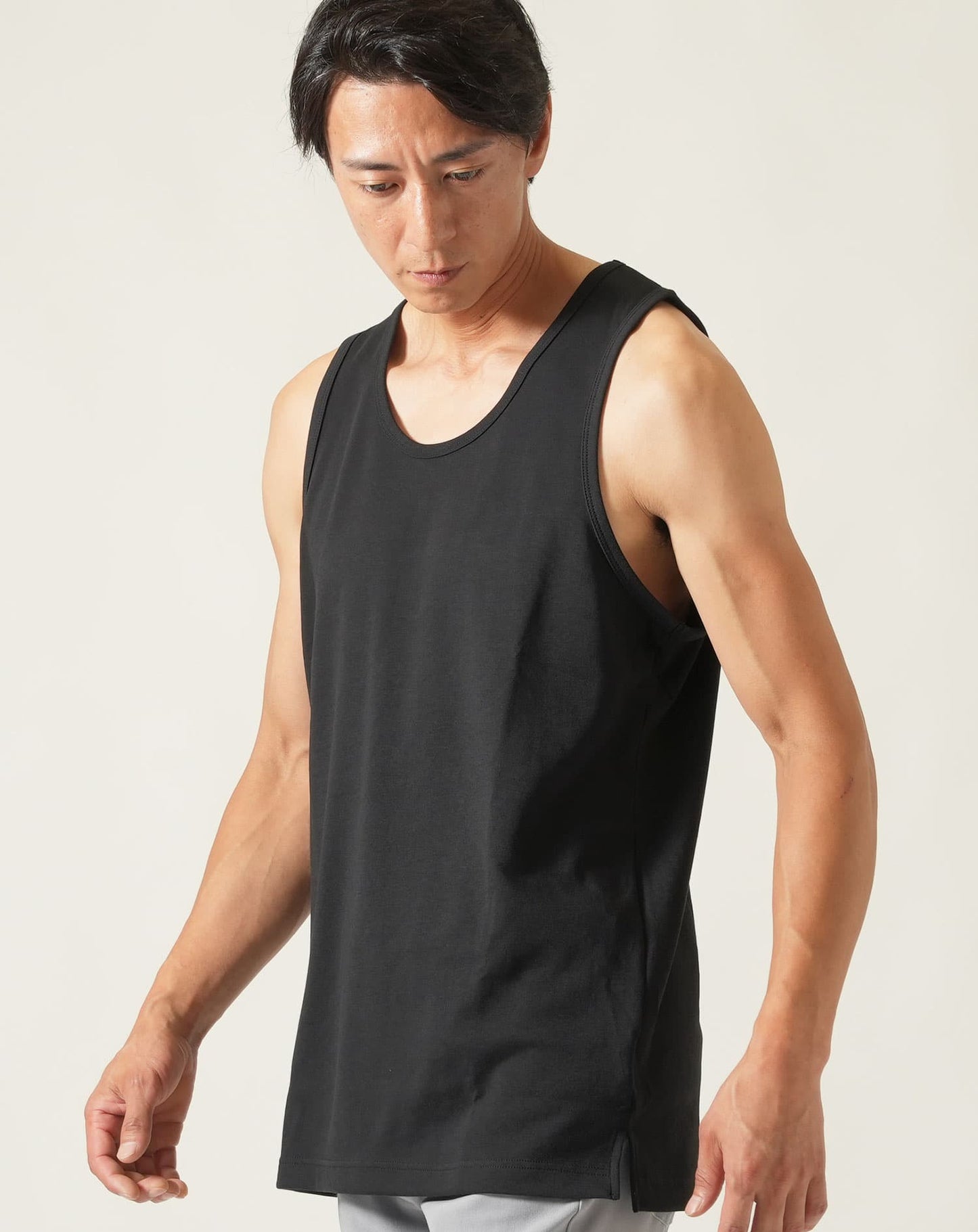 接触冷感ゆったり半袖UネックTシャツ