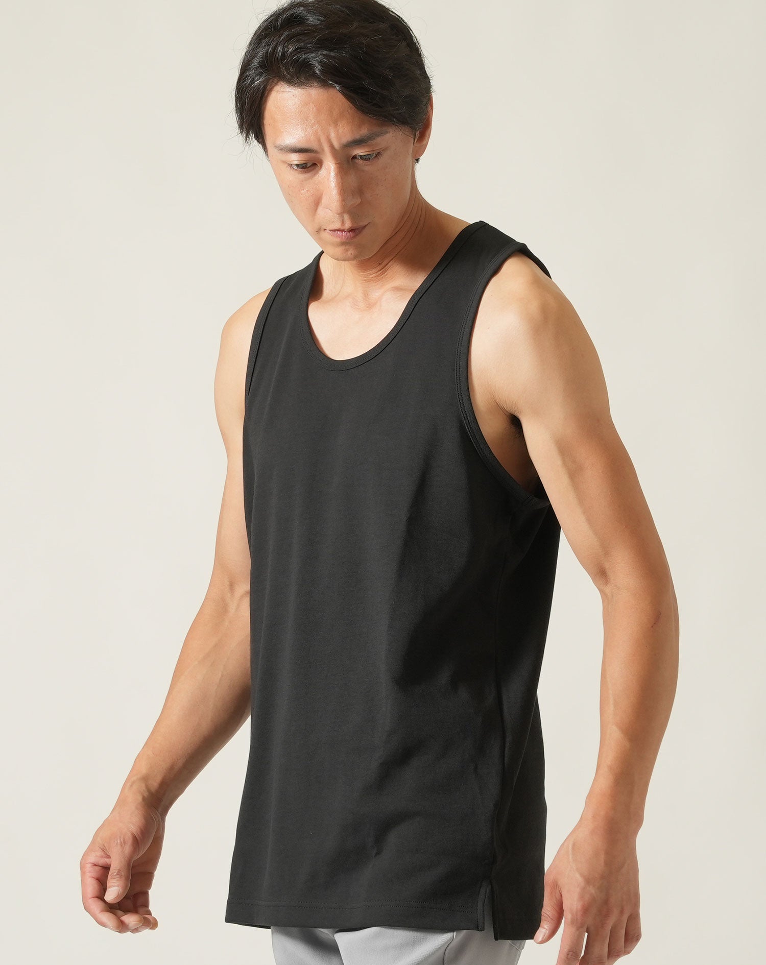 接触冷感ゆったり半袖UネックTシャツ