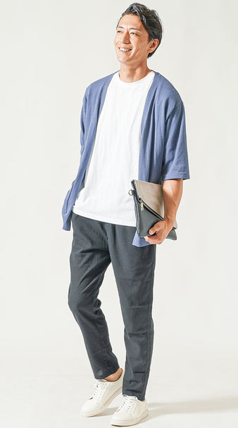 メンズにおすすめの黒パンツと半袖カーディガンの爽やかコーデ