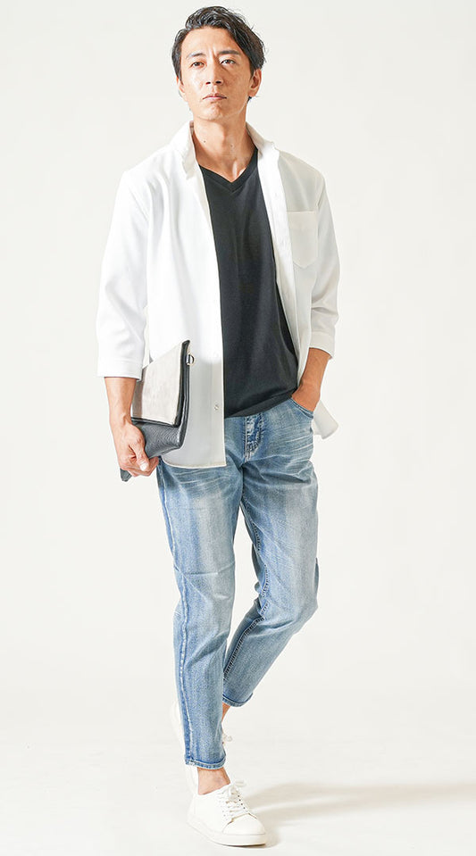 白シャツ　黒半袖Tシャツ　ブルーデニムパンツ　白スニーカー　snp_nz0363