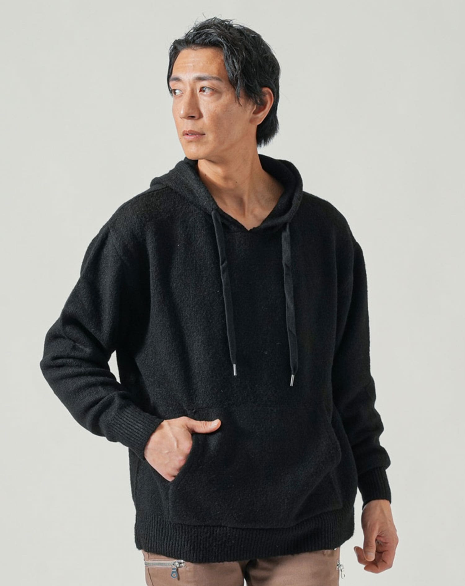 軽くて暖かい肉厚ニット素材長袖プルオーバーパーカー ニット セーター