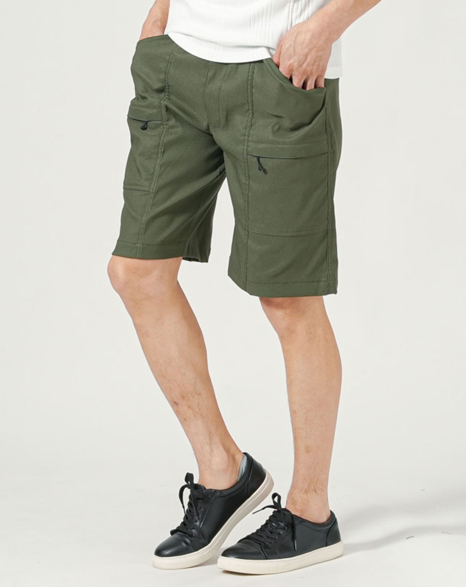 カーキ　H183cmW63kg 着用サイズ:Ｌ