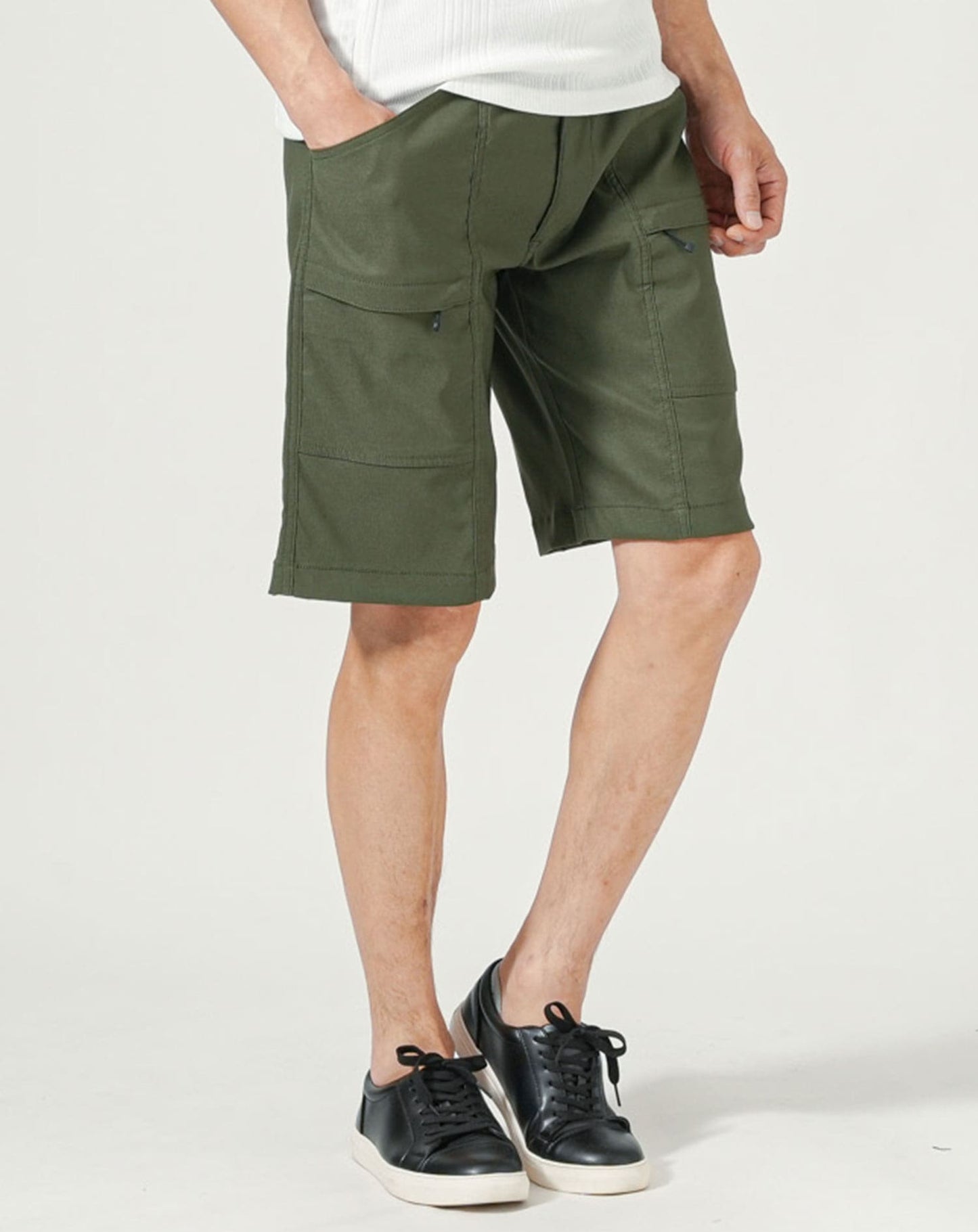 カーキ　H183cmW63kg 着用サイズ:Ｌ