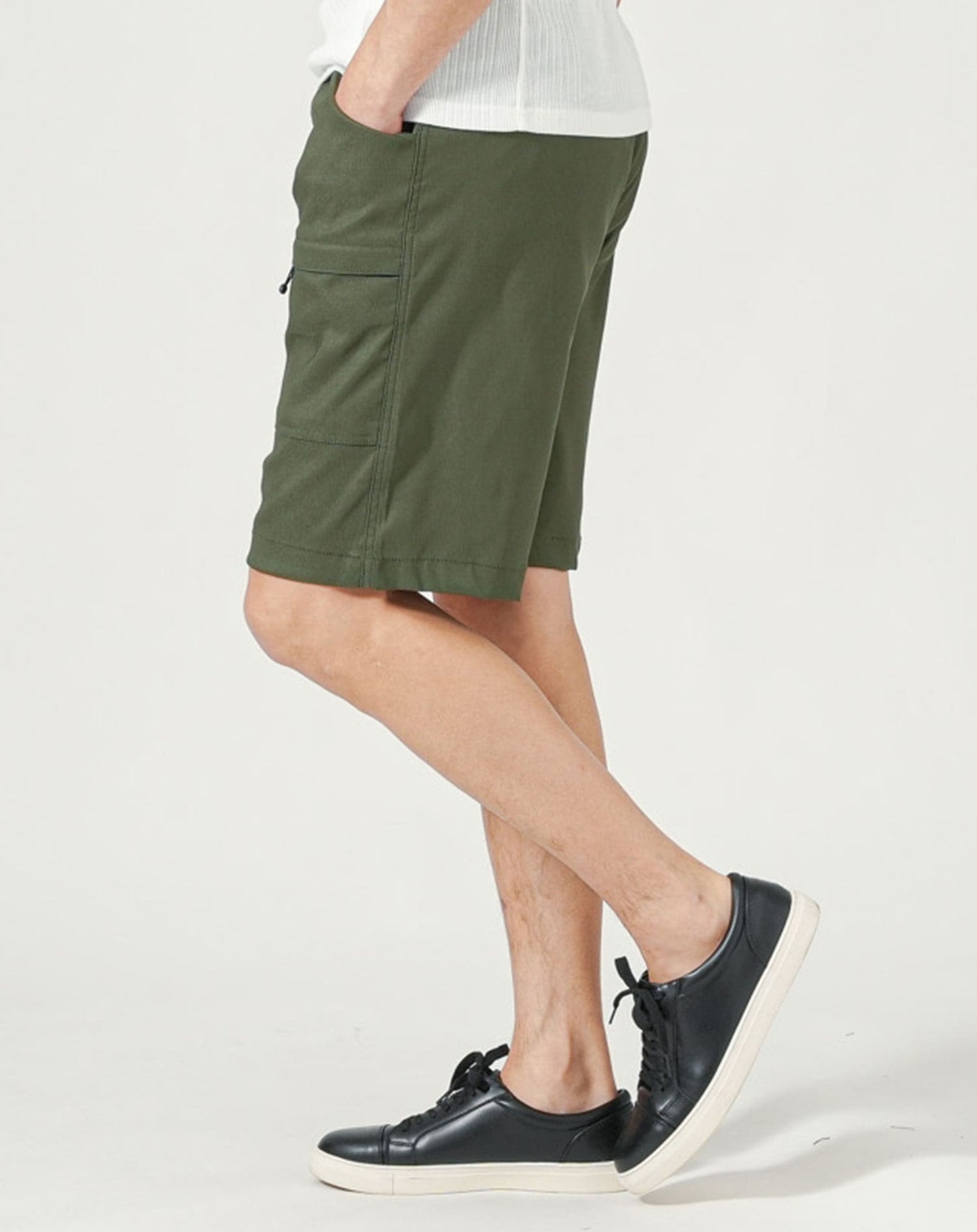 カーキ　H183cmW63kg 着用サイズ:Ｌ