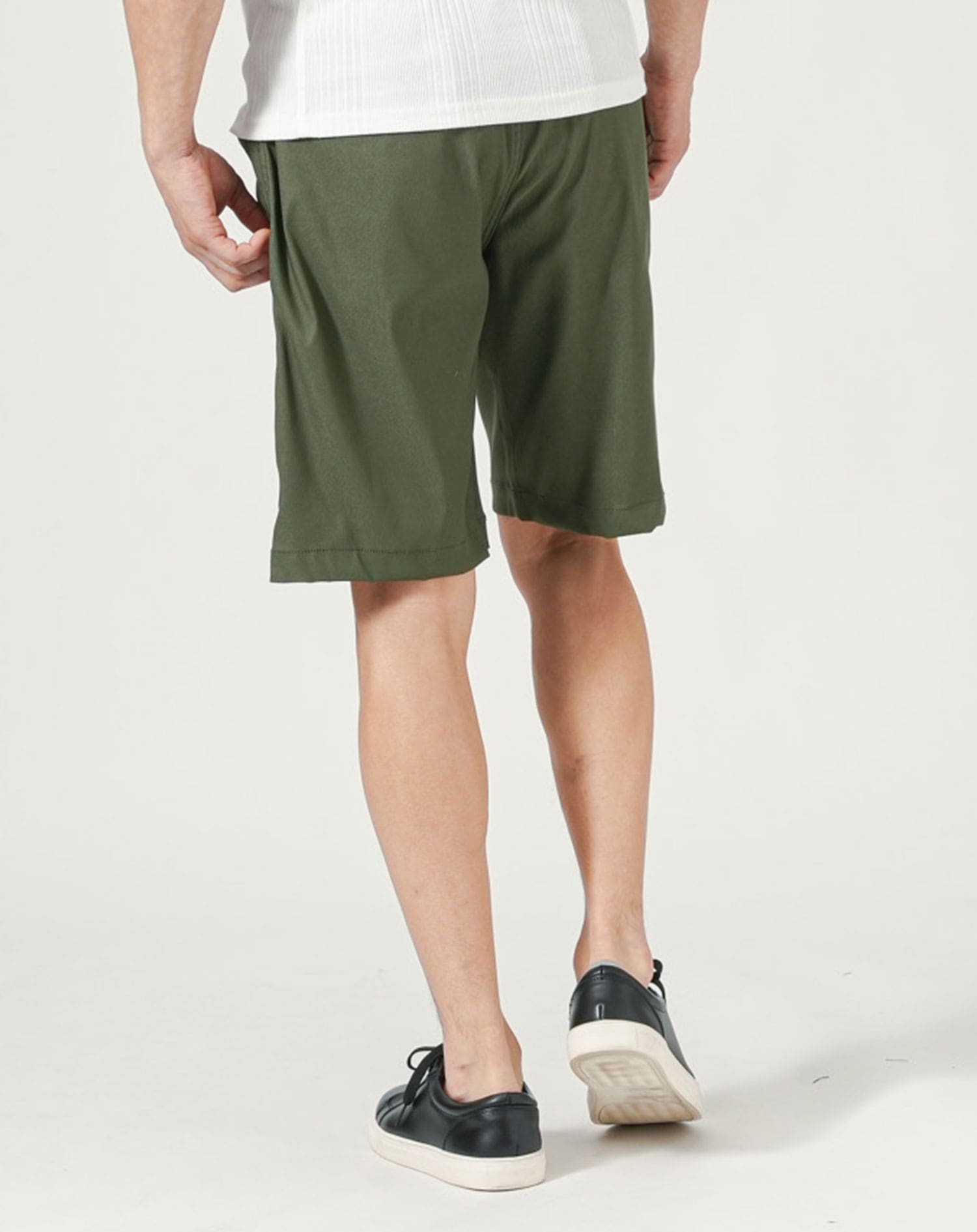 カーキ　H183cmW63kg 着用サイズ:Ｌ