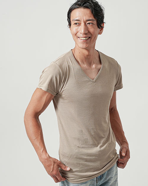 メンズにおすすめの黒ニットインナー