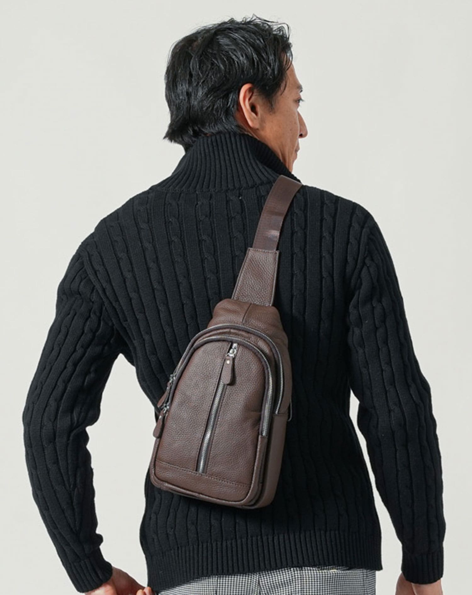 ボディバッグ メンズ 縦型レザーボディバッグ 本革レザー縦型ボディバッグ ボディバッグ メンズ おしゃれ 人気