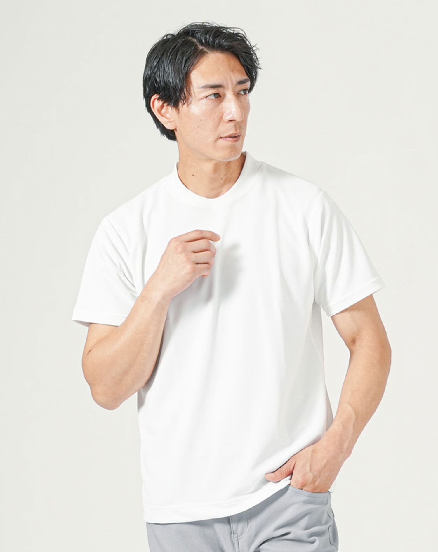 ホワイト　H183cmW63kg 着用サイズ:Ｌ