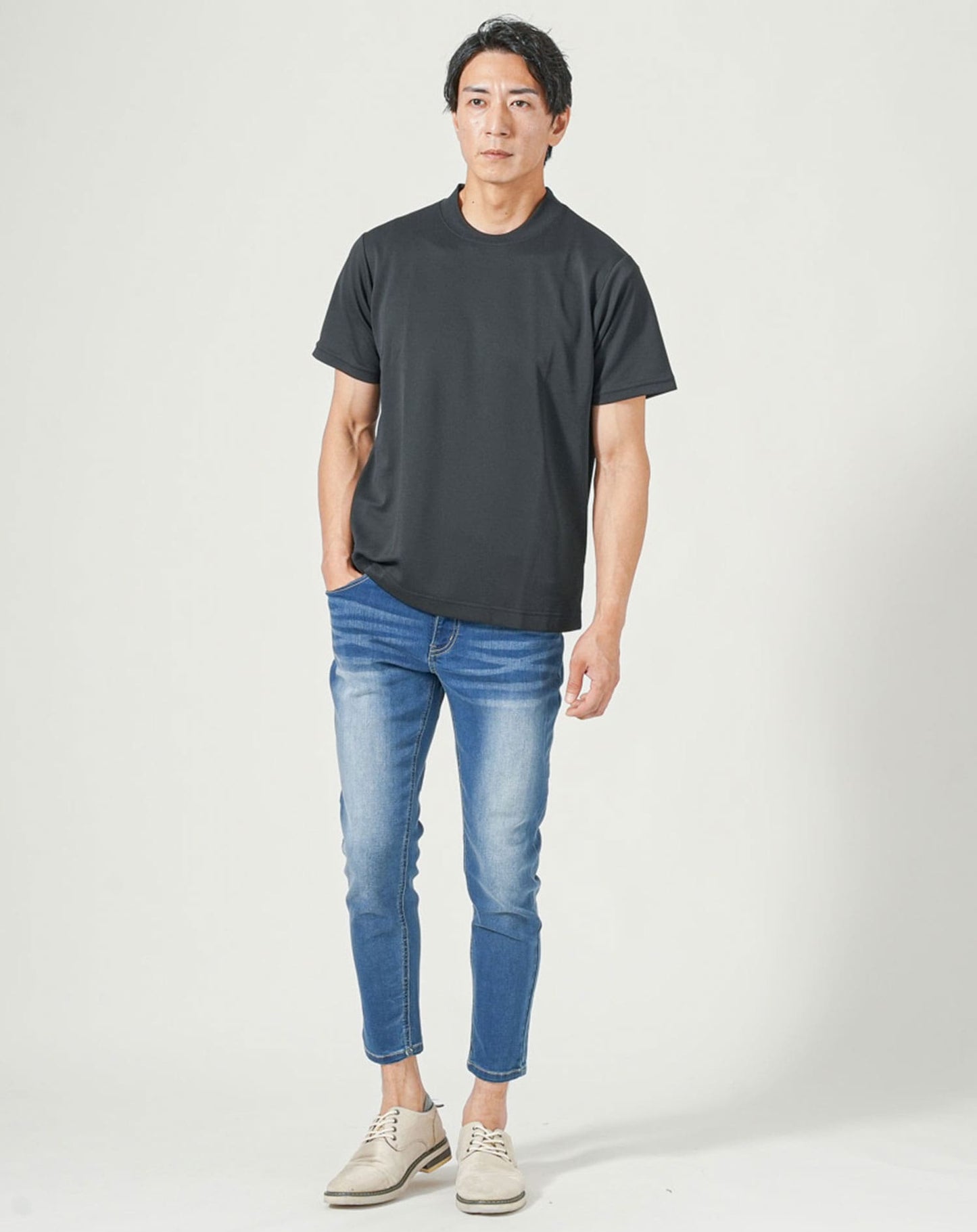 ブラック　H183cmW63kg 着用サイズ:Ｌ