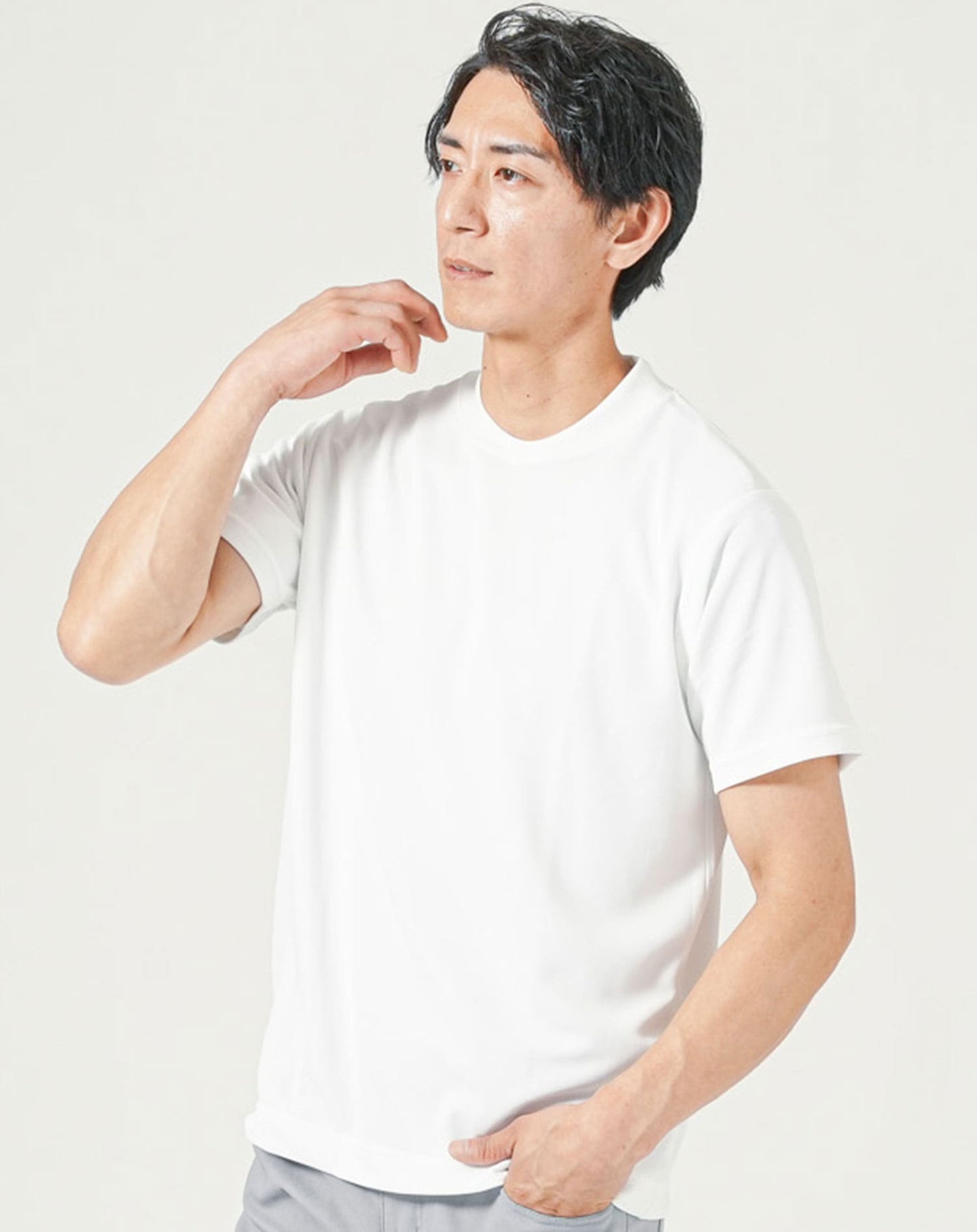 ホワイト　H183cmW63kg 着用サイズ:Ｌ