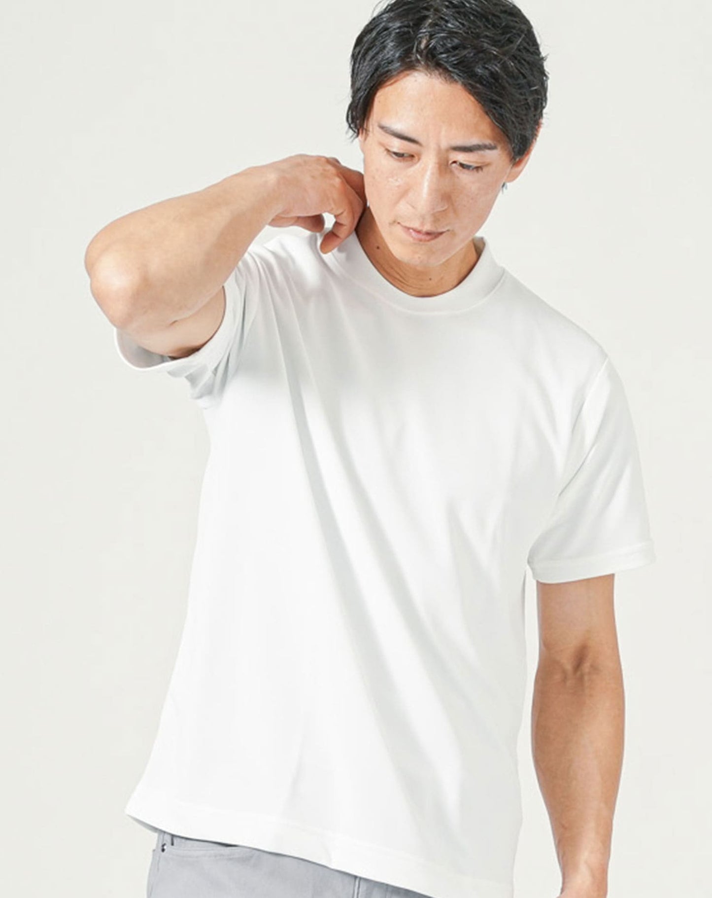 ジャケットのインナー専用　接触冷感・汗染み軽減半袖Tシャツ