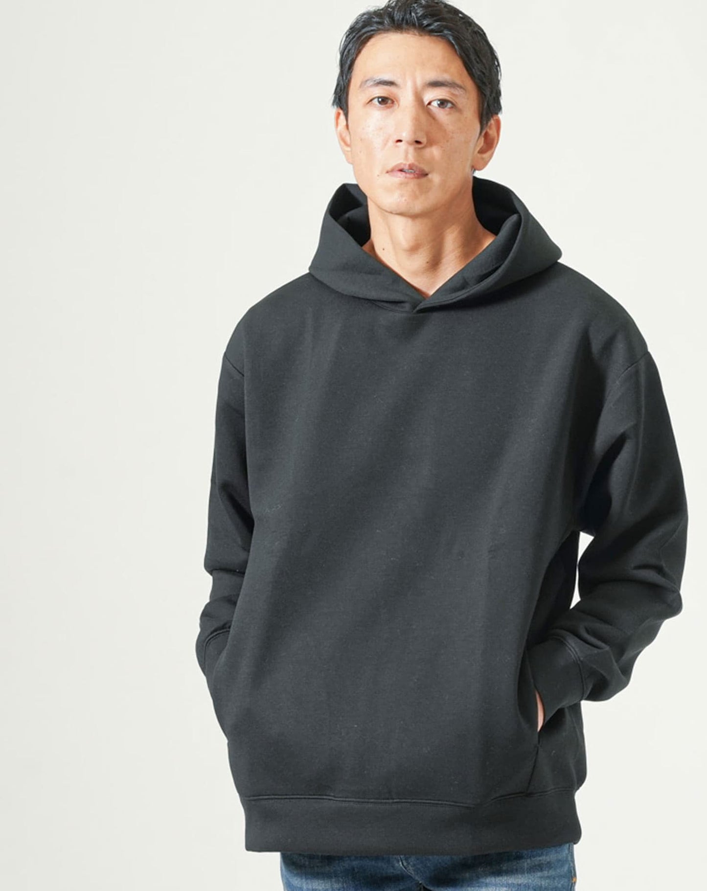 ゆったり長袖プルオーバーパーカー