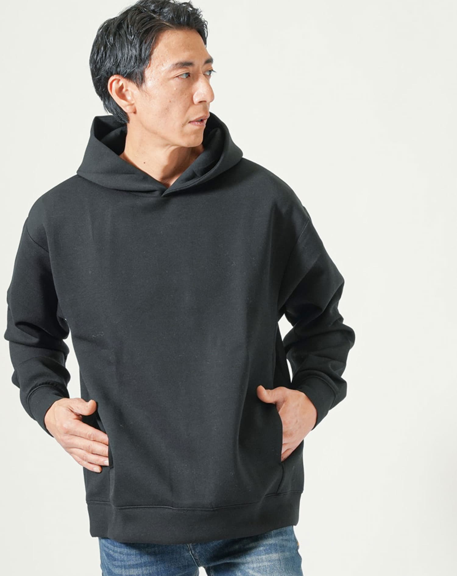 ゆったり長袖プルオーバーパーカー