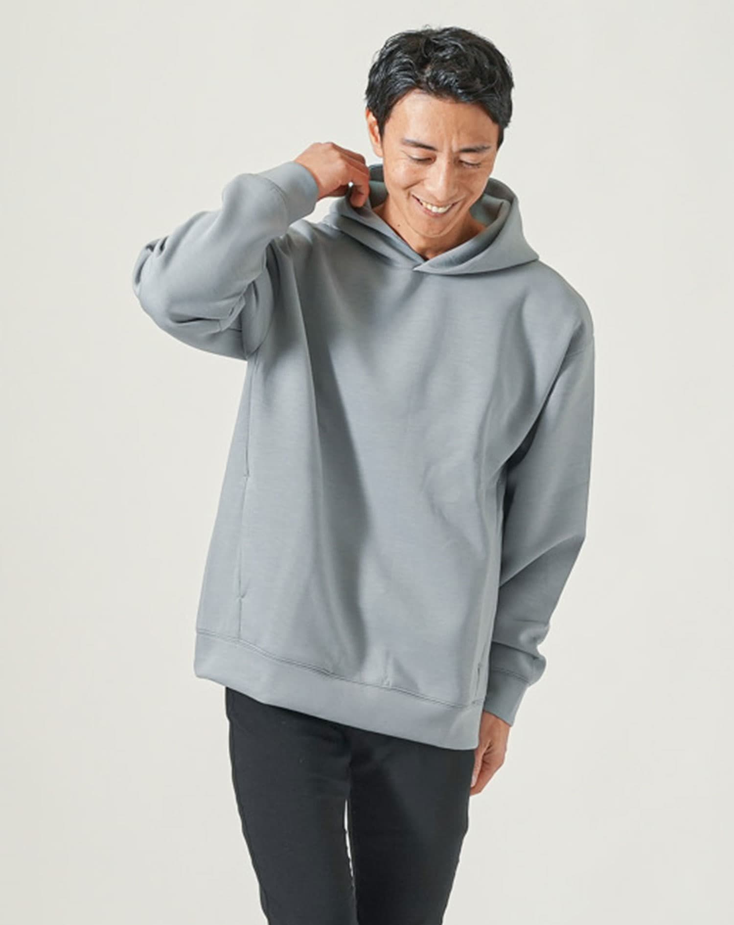 ゆったり長袖プルオーバーパーカー