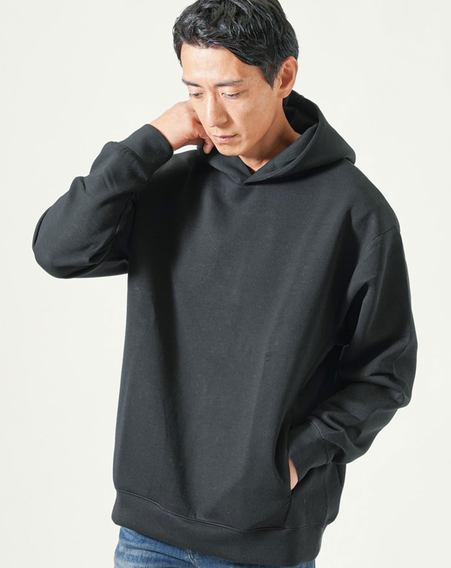 ゆったり長袖プルオーバーパーカー