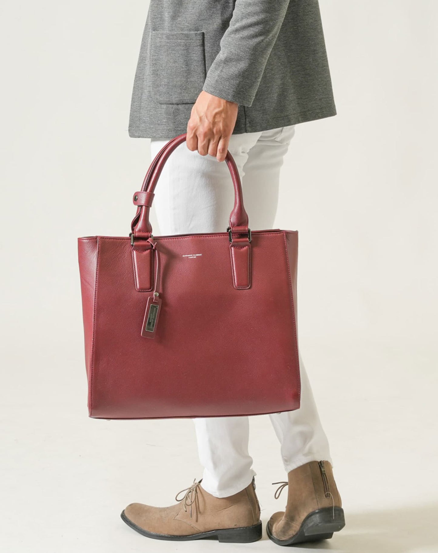 キャサリン ハムネット ロンドン(KATHARINE HAMNETT LONDON)シュリンクタイプレザーファスナー付きトートバッグ